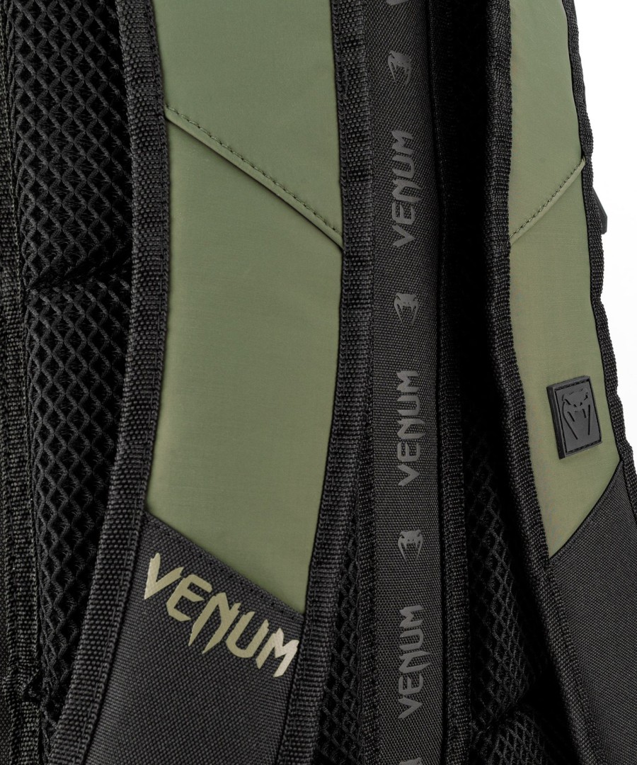 batoh venum challenger xtrem evo - khakičerný