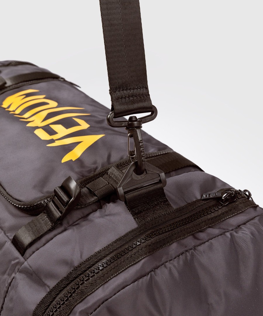 taška ufc fusion by venum fight week duffle - earthen brown
