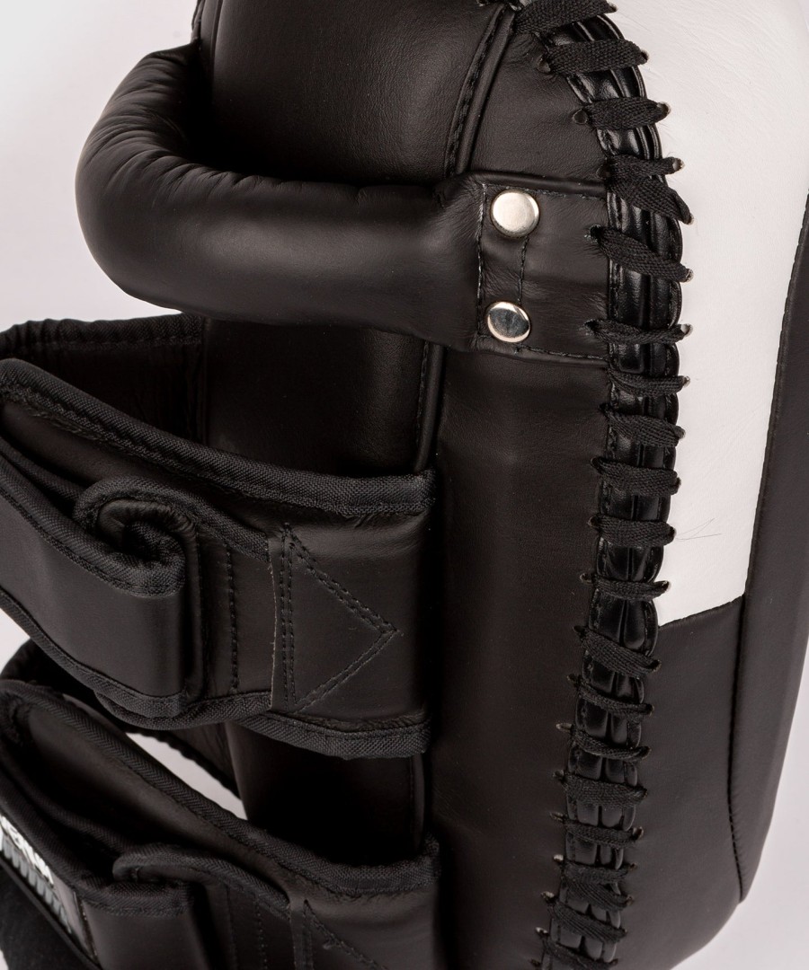 boxerské rukavice venum kick boxing 2.0 micro fiber paos - černo-bílé