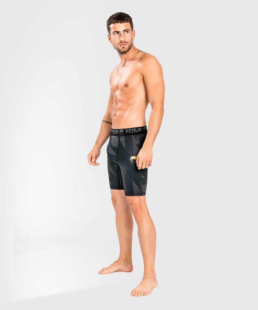 Šortky venum razor vale tudo – černozlaté