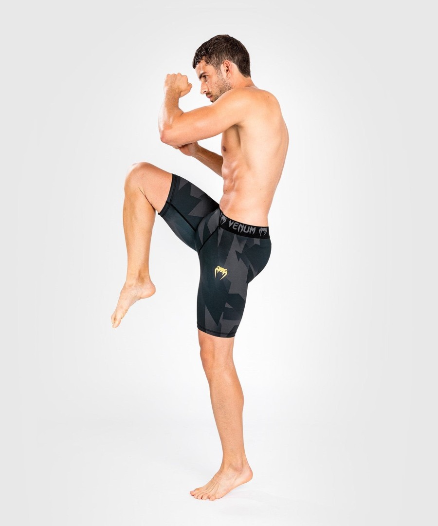 Šortky venum razor vale tudo – černozlaté