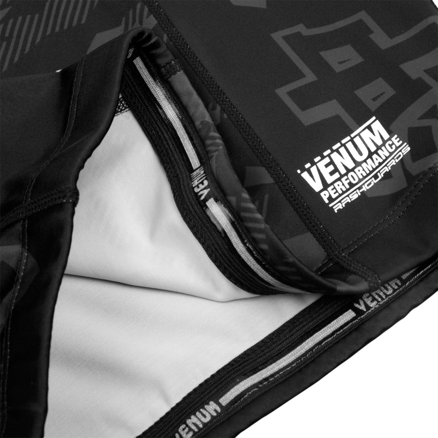 rashguard venum okinawa 2.0 - krátký rukáv - černo-bílý
