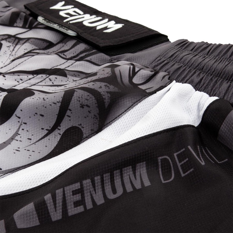 venum devil fightshorts - bílo-černé