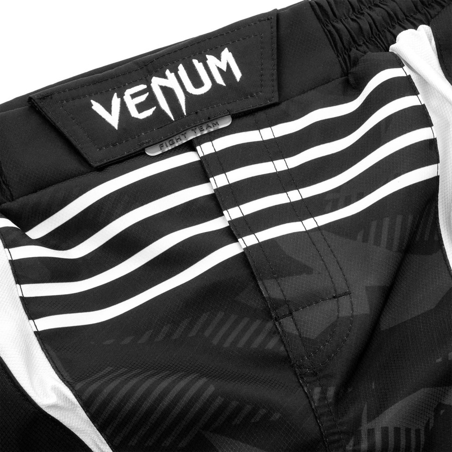 venum okinawa 2.0 fightshorts - Černobílé