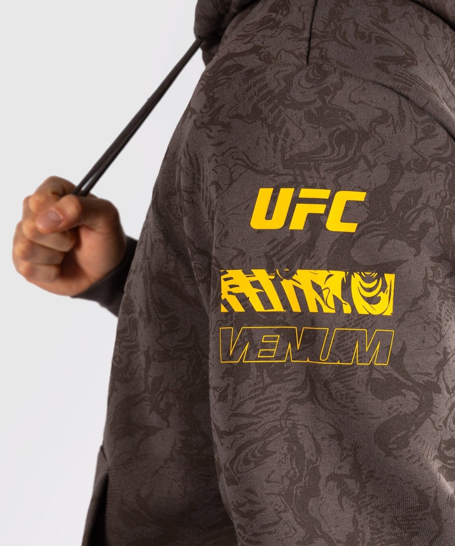 pánská mikina s kapucí ufc fusion by venum fight week - earthen brown