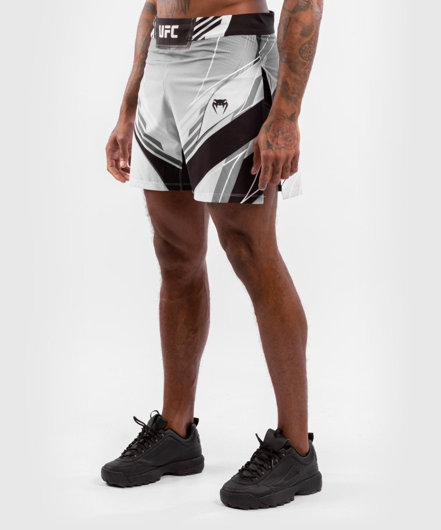pánské gladiátorské kraťasy ufc venum authentic fight night - bílé